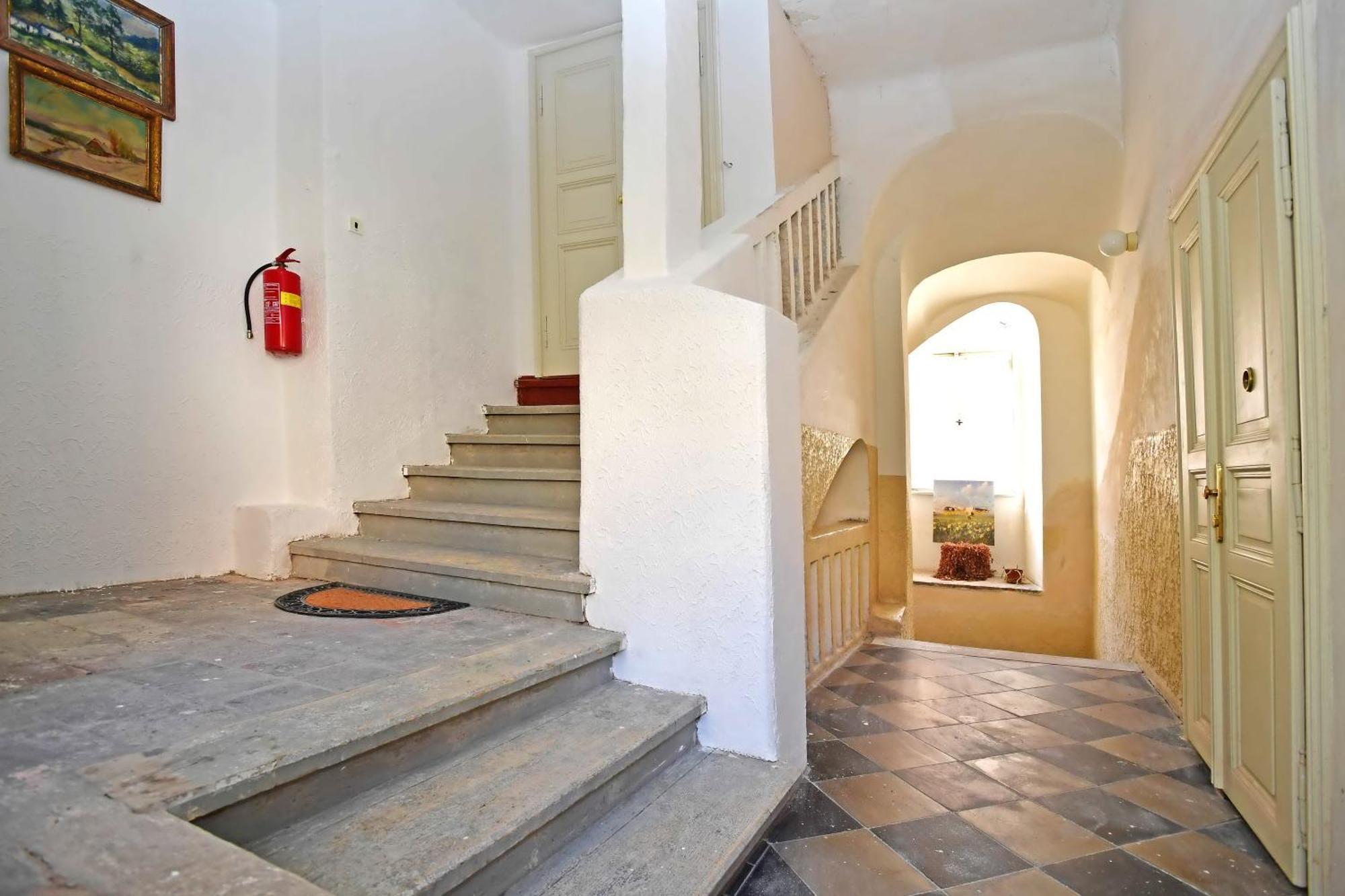 Romantic Apartment Under The Prague Castle Exterior foto